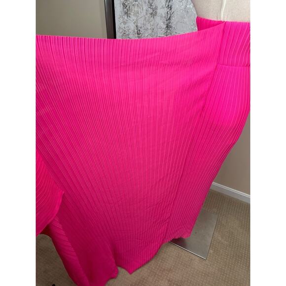 Solace London Harlee Strapless Pleated Chiffon Train Hot Pink Maxi Dress Size 4 - Picture 8 of 12